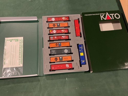 Kato 215 train - 10-215, case